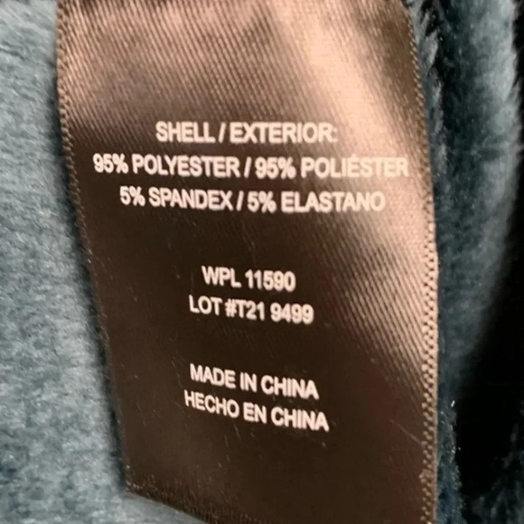 32 degrees lounger Snuggie Woman’s plush lounger - Picture 5 of 7